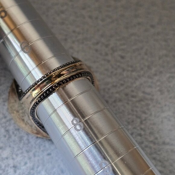 Crystal-Embellished Heart Ring - Picture 7 of 8